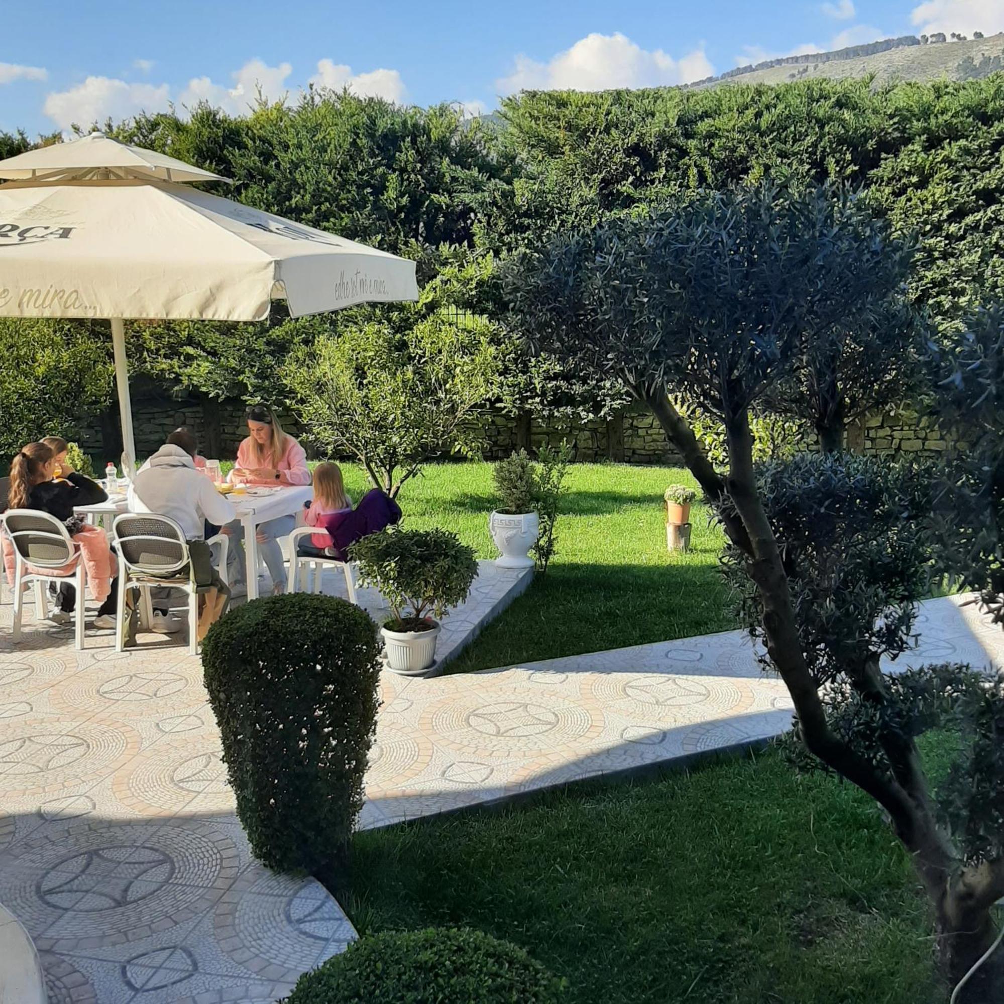 Hotel Vila Arbri Berat Room photo