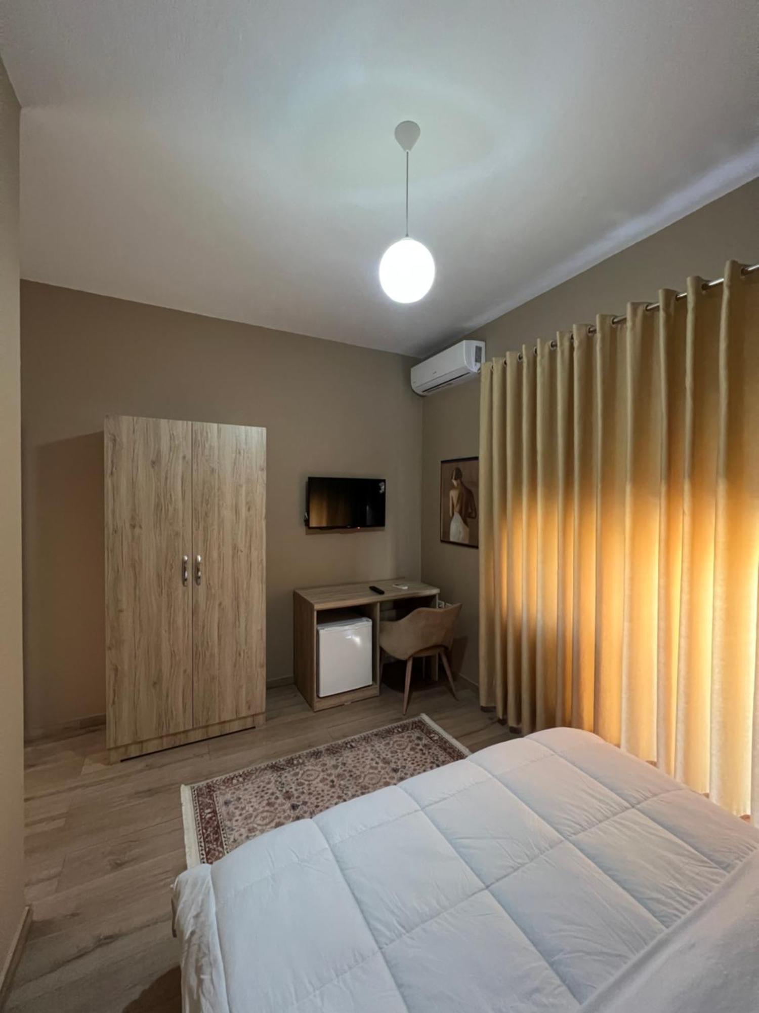 Hotel Vila Arbri Berat Exterior photo